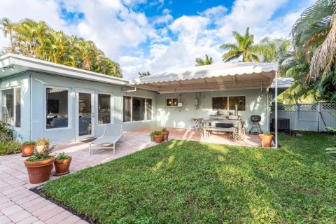 Villa ou maison à louer à Boca Raton, Floride: 3 chambres, 178.65 m2 № 1118113 - photo 1