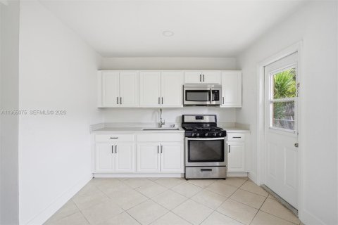 Apartamento en alquiler en Miami, Florida, 2 dormitorios № 2009796 - foto 7