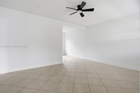 Apartamento en alquiler en Miami, Florida, 2 dormitorios № 2009796 - foto 5