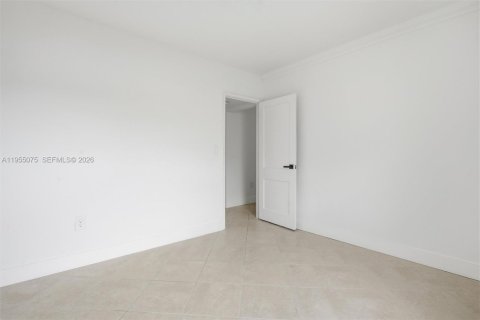 Apartamento en alquiler en Miami, Florida, 2 dormitorios № 2009796 - foto 13