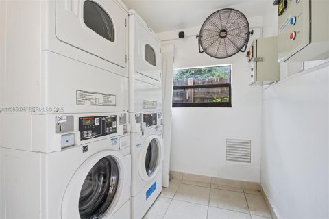 Apartamento en alquiler en Miami, Florida, 2 dormitorios № 2009796 - foto 21