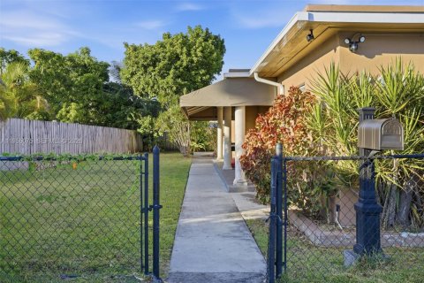 Apartamento en alquiler en Miami, Florida, 2 dormitorios № 2009796 - foto 24