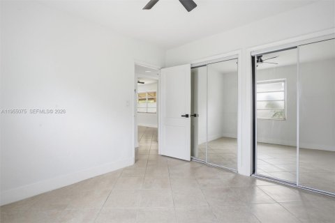 Apartamento en alquiler en Miami, Florida, 2 dormitorios № 2009796 - foto 15