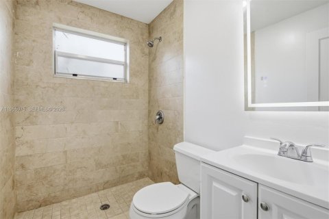 Apartamento en alquiler en Miami, Florida, 2 dormitorios № 2009796 - foto 16