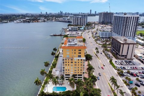 Condominio en venta en North Bay Village, Florida, 1 dormitorio, 70.14 m2 № 1865409 - foto 29
