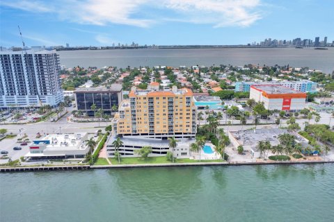 Condominio en venta en North Bay Village, Florida, 1 dormitorio, 70.14 m2 № 1865409 - foto 28