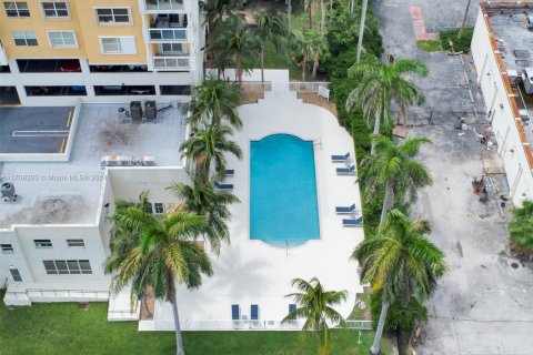 Condominio en venta en North Bay Village, Florida, 1 dormitorio, 70.14 m2 № 1865409 - foto 25