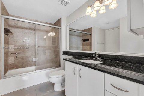 Condominio en venta en North Bay Village, Florida, 1 dormitorio, 70.14 m2 № 1865409 - foto 12