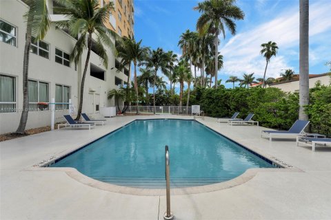 Condominio en venta en North Bay Village, Florida, 1 dormitorio, 70.14 m2 № 1865409 - foto 24