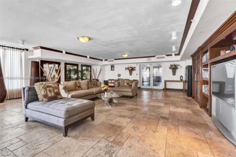 Condominio en venta en North Bay Village, Florida, 1 dormitorio, 70.14 m2 № 1865409 - foto 17