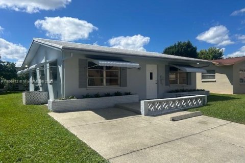 Villa ou maison à vendre à Tamarac, Floride: 2 chambres, 102.75 m2 № 1963524 - photo 13