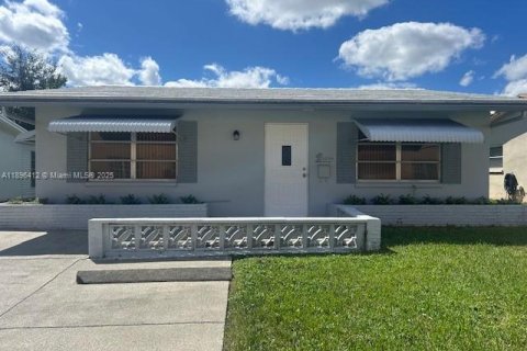 Villa ou maison à vendre à Tamarac, Floride: 2 chambres, 102.75 m2 № 1963524 - photo 12