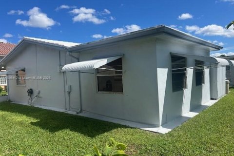 Villa ou maison à vendre à Tamarac, Floride: 2 chambres, 102.75 m2 № 1963524 - photo 19