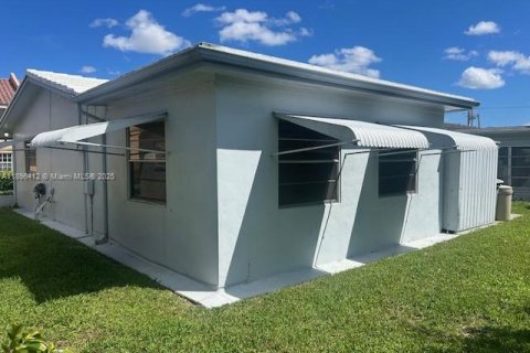 Villa ou maison à vendre à Tamarac, Floride: 2 chambres, 102.75 m2 № 1963524 - photo 18