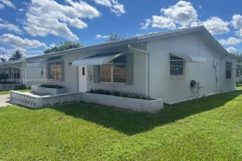 Villa ou maison à vendre à Tamarac, Floride: 2 chambres, 102.75 m2 № 1963524 - photo 15