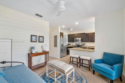 Touwnhouse à vendre à Tamarac, Floride: 3 chambres, 142.7 m2 № 2016157 - photo 13