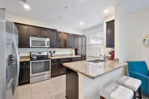 Touwnhouse à vendre à Tamarac, Floride: 3 chambres, 142.7 m2 № 2016157 - photo 10