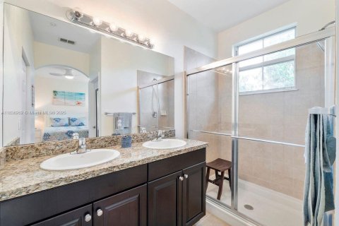 Touwnhouse à vendre à Tamarac, Floride: 3 chambres, 142.7 m2 № 2016157 - photo 21