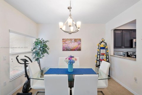 Touwnhouse à vendre à Tamarac, Floride: 3 chambres, 142.7 m2 № 2016157 - photo 7