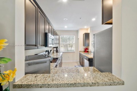 Touwnhouse à vendre à Tamarac, Floride: 3 chambres, 142.7 m2 № 2016157 - photo 6
