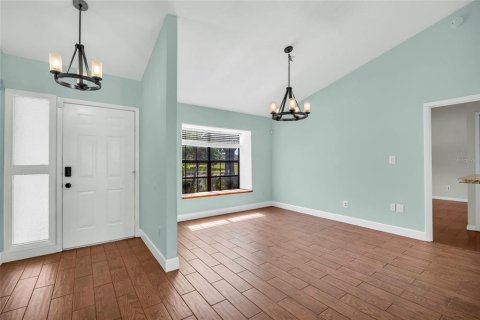 House in Winter Springs, Florida 3 bedrooms, 135.92 sq.m. № 2393514 - photo 5