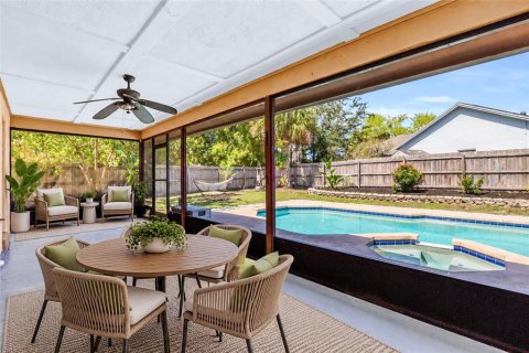 House in Winter Springs, Florida 3 bedrooms, 135.92 sq.m. № 2393514 - photo 3