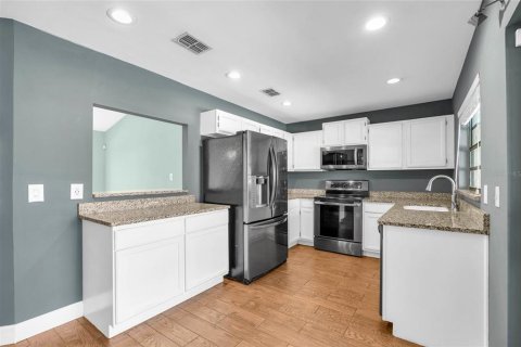 House in Winter Springs, Florida 3 bedrooms, 135.92 sq.m. № 2393514 - photo 14