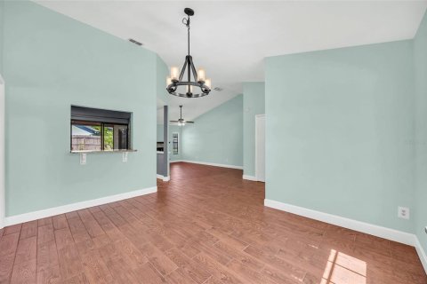 House in Winter Springs, Florida 3 bedrooms, 135.92 sq.m. № 2393514 - photo 7