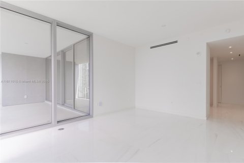 Condo in Miami, Florida, 4 bedrooms  № 2015573 - photo 27