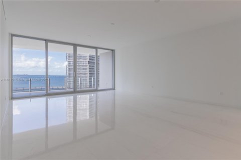 Condo in Miami, Florida, 4 bedrooms  № 2015573 - photo 9