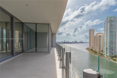 Condo in Miami, Florida, 4 bedrooms  № 2015573 - photo 23