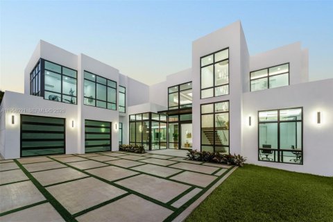 Casa en venta en Miami, Florida, 5 dormitorios, 563.27 m2 № 2243378 - foto 30
