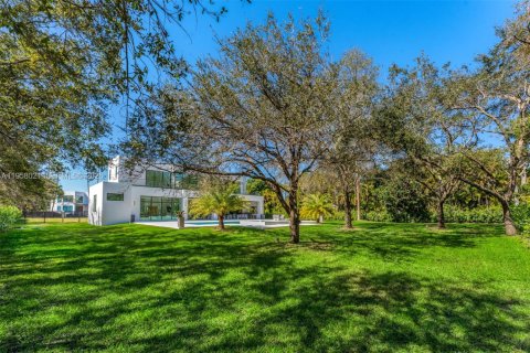 Casa en venta en Miami, Florida, 5 dormitorios, 563.27 m2 № 2243378 - foto 27