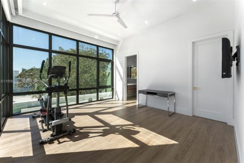 Casa en venta en Miami, Florida, 5 dormitorios, 563.27 m2 № 2243378 - foto 20