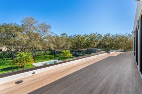 Casa en venta en Miami, Florida, 5 dormitorios, 563.27 m2 № 2243378 - foto 23