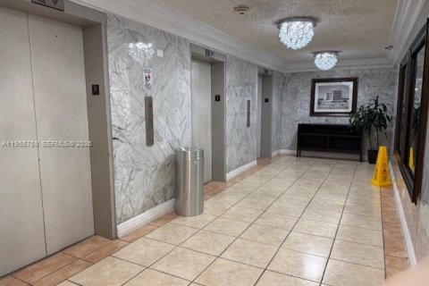 Copropriété à vendre à Sunny Isles Beach, Floride № 2153428 - photo 8