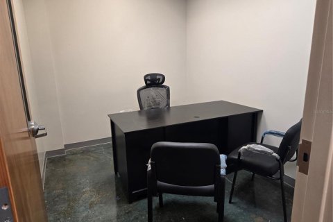 Immobilier commercial à louer à Tampa, Floride: 139.35 m2 № 2103432 - photo 4