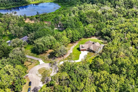 House in Dade City, Florida 4 bedrooms, 294.69 sq.m. № 2148830 - photo 5