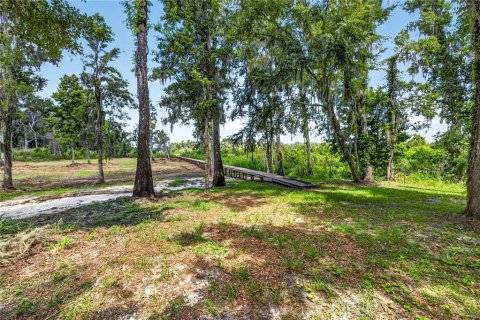 House in Dade City, Florida 4 bedrooms, 294.69 sq.m. № 2148830 - photo 13