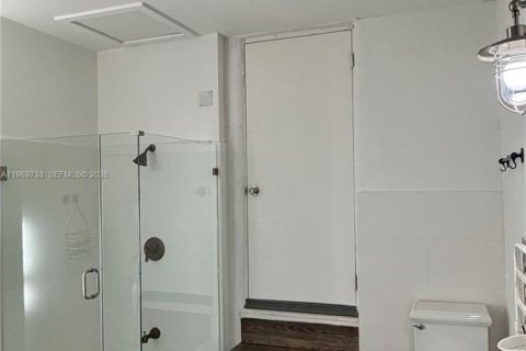 Propiedad comercial en alquiler en Miami Beach, Florida № 2030569 - foto 6