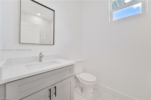 Casa en venta en Fort Myers, Florida, 4 dormitorios, 140.75 m2 № 2010468 - foto 18