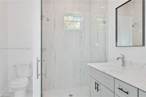 Casa en venta en Fort Myers, Florida, 4 dormitorios, 140.75 m2 № 2010468 - foto 12