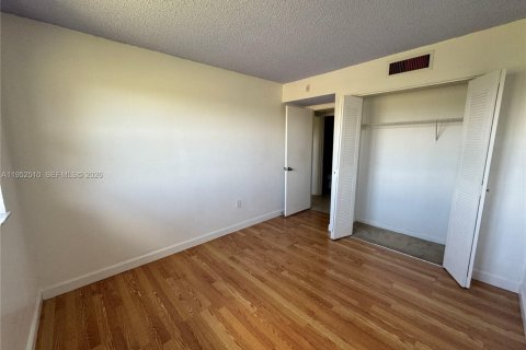 Copropriété à vendre à Hialeah, Floride: 2 chambres, 82.03 m2 № 2012010 - photo 3