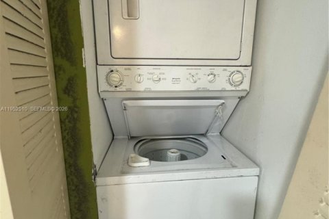 Copropriété à vendre à Hialeah, Floride: 2 chambres, 82.03 m2 № 2012010 - photo 8