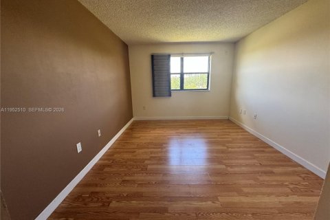 Copropriété à vendre à Hialeah, Floride: 2 chambres, 82.03 m2 № 2012010 - photo 5