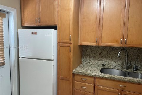 Купить кондоминиум в Холливуд, Флорида 1 спальня, 67.54м2, № 2062899 - фото 7