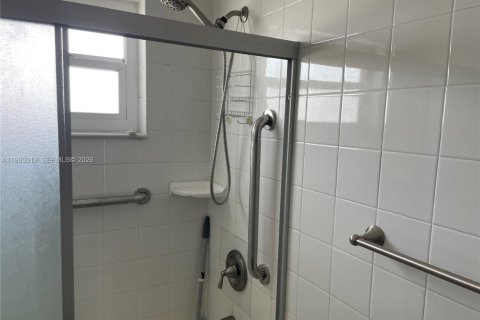 Купить кондоминиум в Холливуд, Флорида 1 спальня, 67.54м2, № 2062899 - фото 11