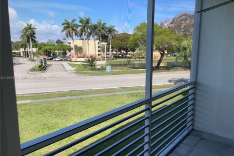 Купить кондоминиум в Холливуд, Флорида 1 спальня, 67.54м2, № 2062899 - фото 12