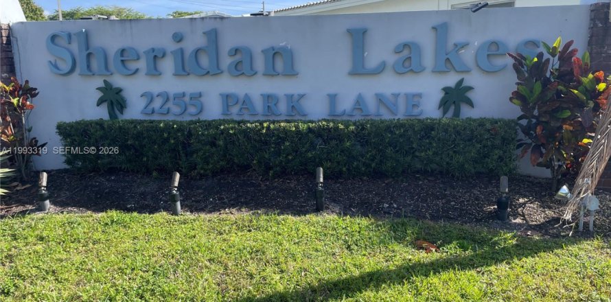 Кондоминиум с 1 спальней в Холливуд, Флорида № 2062899