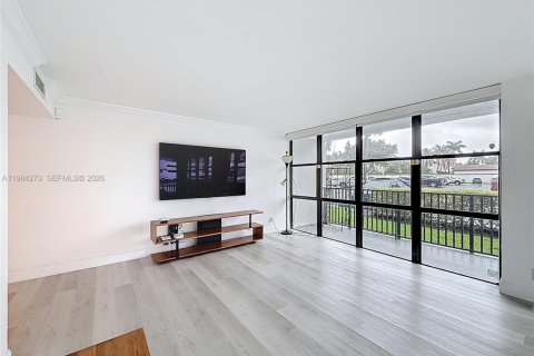 Condo in Hallandale Beach, Florida, 3 bedrooms  № 2053022 - photo 11